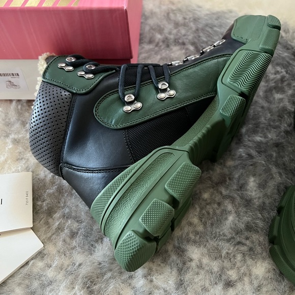 GUCCI Flashtrek Wool-Lined Leather High-Top Boots | Full Set - Picture 4 of 13